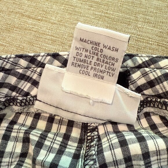 Size 22 Avenue Stretch Capris - Picture 4 of 4